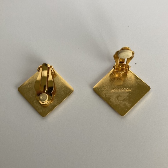 Vintage Abstract Clip-On Earrings - Picture 4 of 5